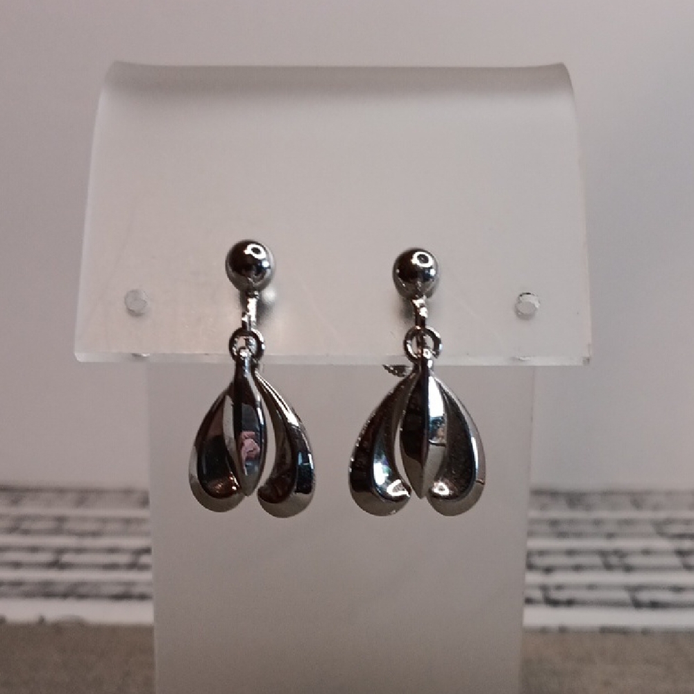 Lustern Silver Tone Mod Style Dangle Screw Back Earrings Vintage